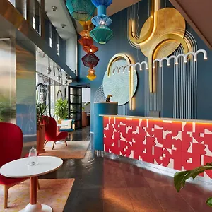 ayre-hotel-gran-via.topbarcelonahotels.com/